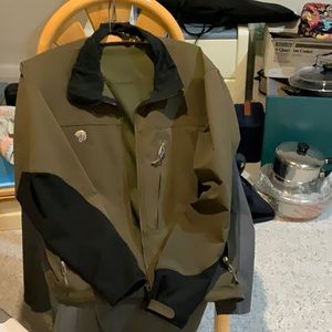 Mountain hardwear men’s jacket